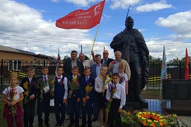 Воину-освободителю посвящается